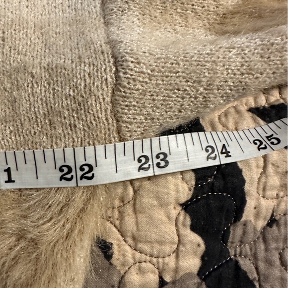 Sew In Love sweater. - Picture 5 of 6